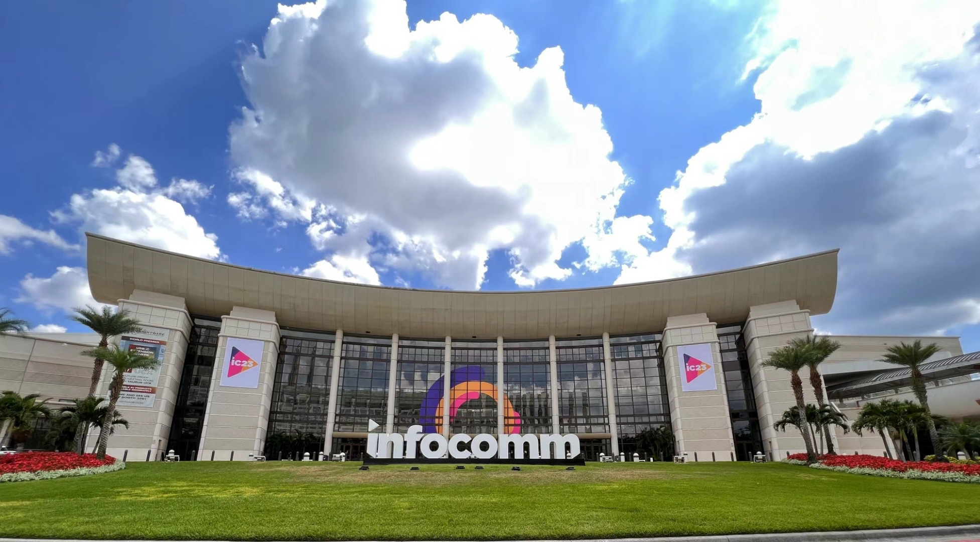 InfoComm 2023 Fabulux booth display 1