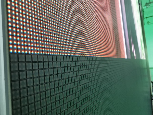 Fabulux Mini-LED technology innovation
