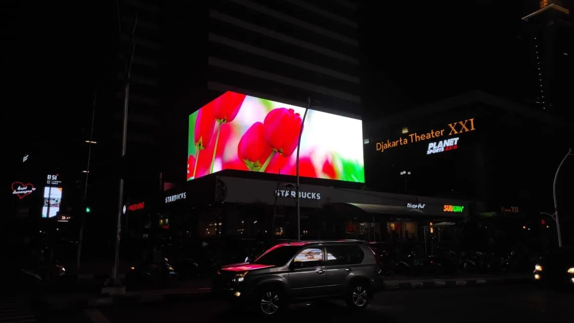 220 sqm Naked-Eye 3D LED Billboard Djakarta Theater